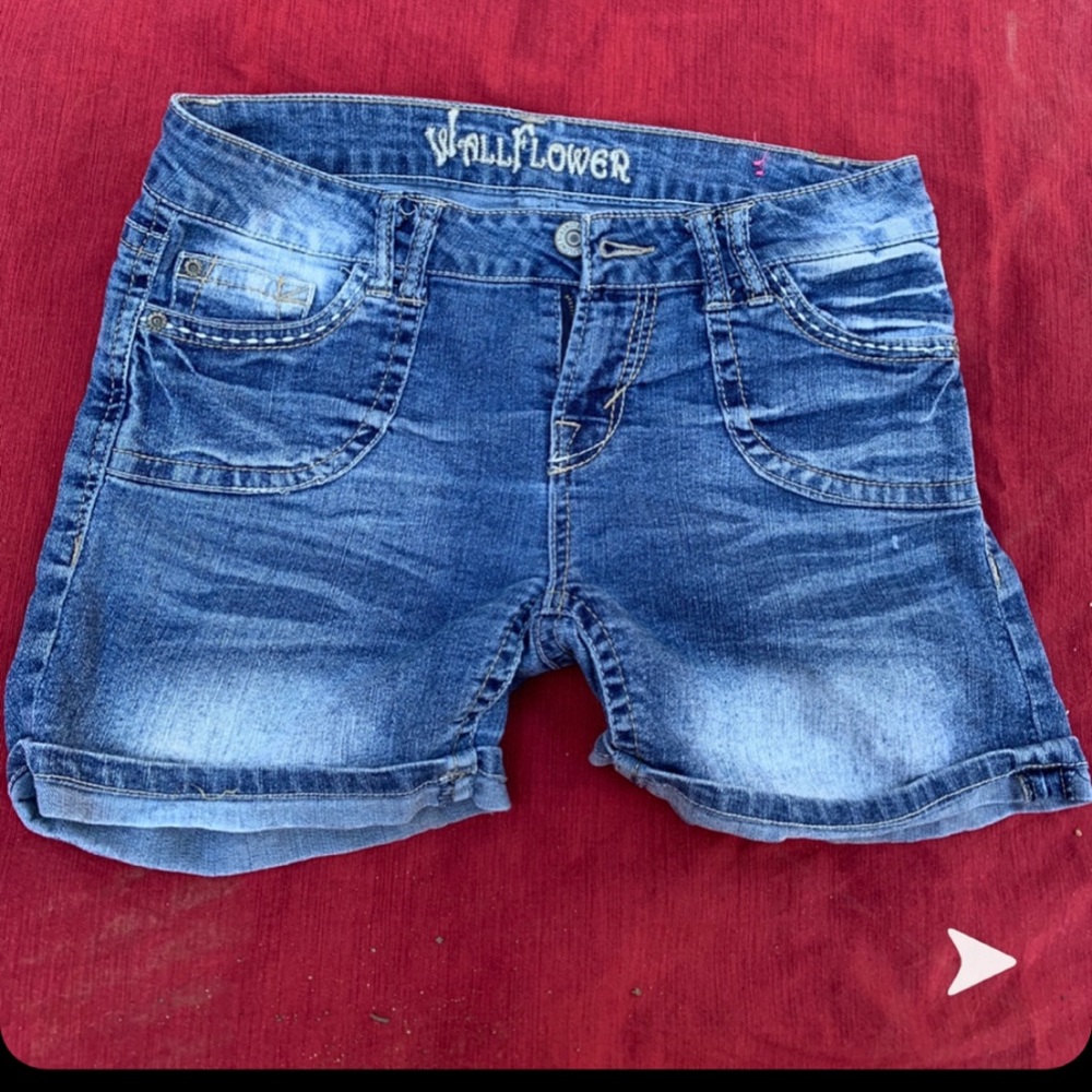 Shorts - Picture 13 of 13